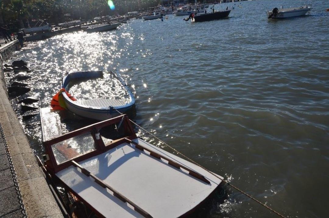 (&ouml;zel) Tekneleri Alabora Olan Kayık&ccedil;ılar Sabah Şok Manzarayla Karşılaştı