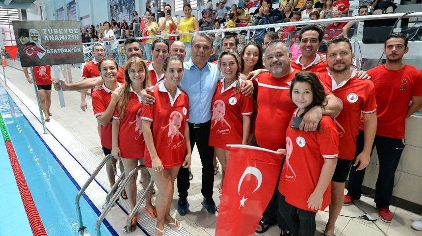 Cumhuriyet İçin Kulaç Attılar