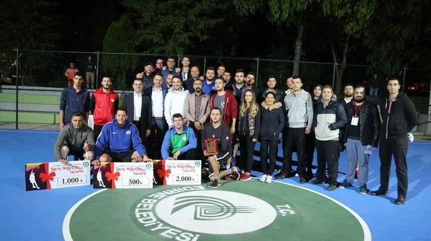 &lsquo;sokak Basketbolu Turnuvası&rsquo;nın Birincisi Herc&uuml;les Takımı Oldu