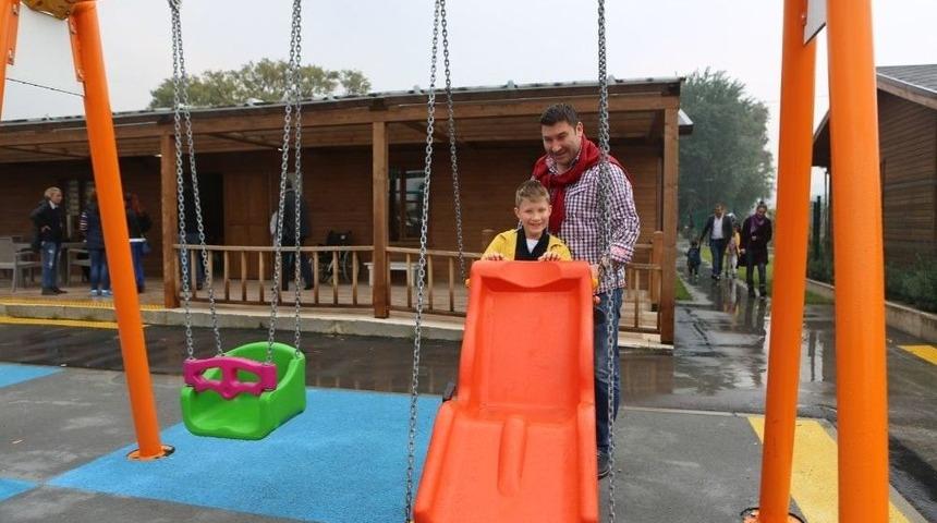 G&ouml;rme Engelliler Bizim Bah&ccedil;e&rsquo;de Buluştu