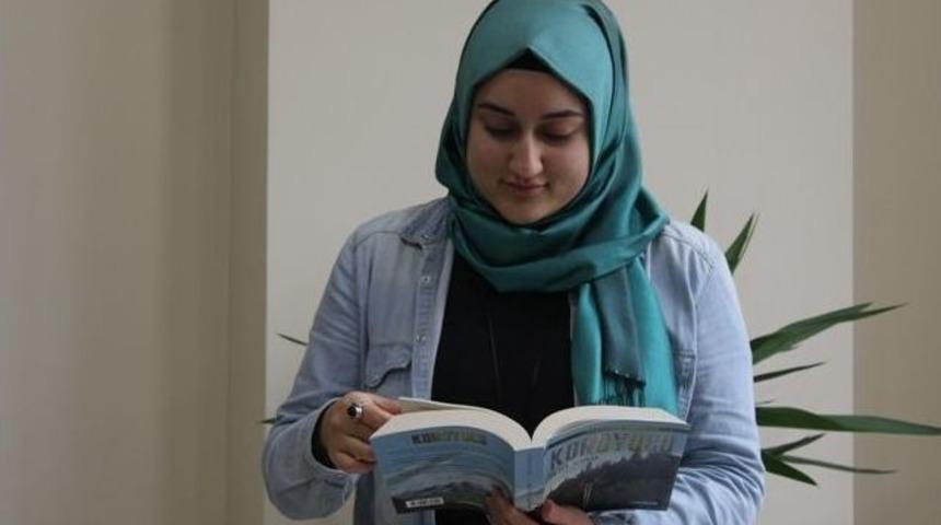 21 Yaşındaki Gen&ccedil; Yazarın Romanı Piyasaya &Ccedil;ıktı