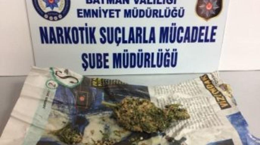 Batman&rsquo;da Uyuşturucu Bulunduran 3 Kişi G&ouml;zaltına Alındı