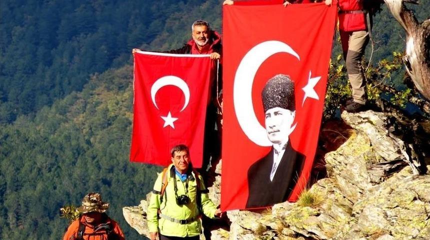 Cumhuriyet İ&ccedil;in Kazdağları&rsquo;na Tırmandılar