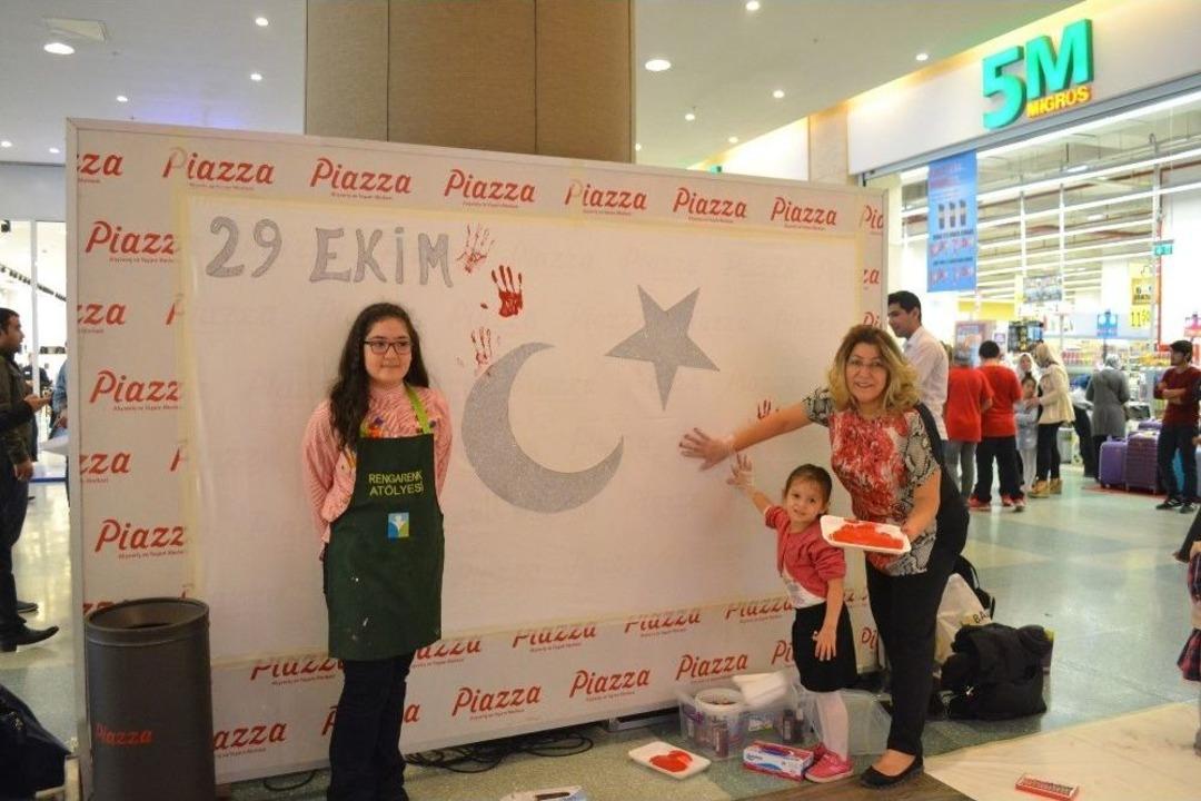 29 Ekim’e Coşkulu Kutlama