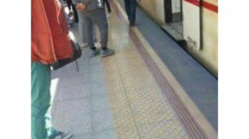 İzban Treni Boşaltıldı, Yolcular Tahliye Edildi