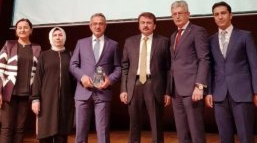 Gebze&rsquo;nin &Ccedil;evreci Projesine &lsquo;&ouml;zel &Ccedil;evre &Ouml;d&uuml;l&uuml;&rsquo;