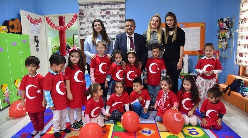 Hem Oyuncakla Oynadılar, Hem De Bayram Sevinci Yaşadılar