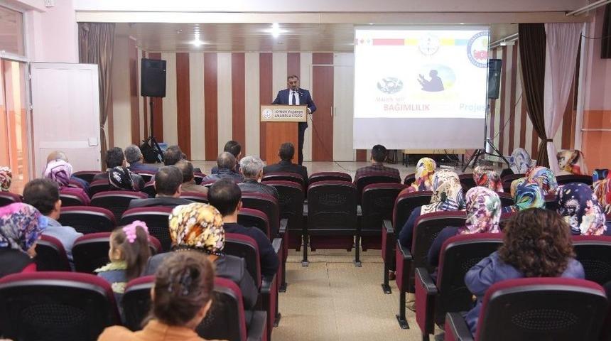 Develi&rsquo;de Madde Bağımlılığı Seminerleri Devam Ediyor