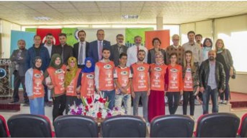 Hakkari’de “geleceğe Farklı Bir Bakış” Semineri