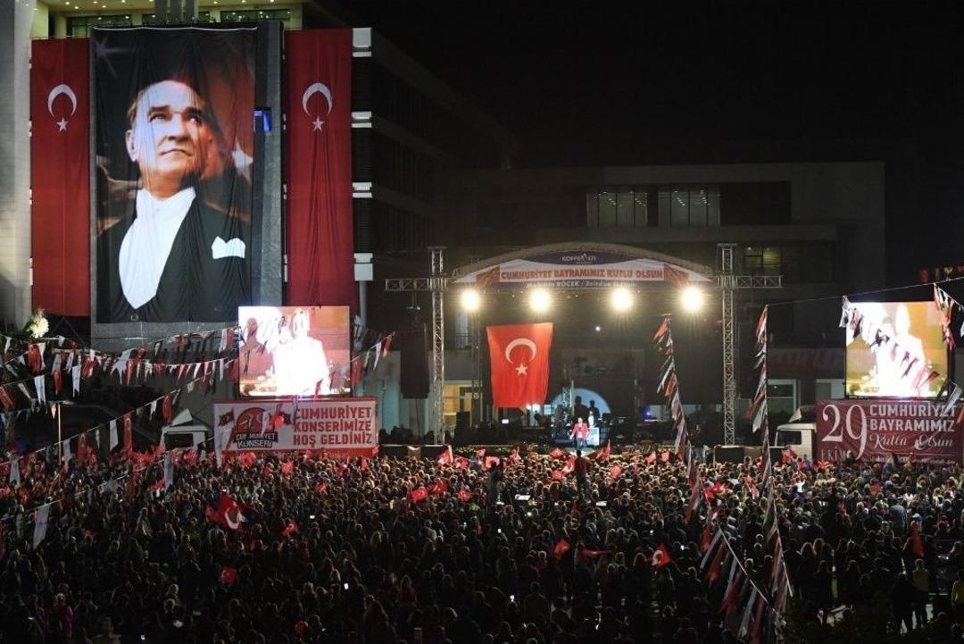 Konyaaltı&rsquo;nda &lsquo;cumhuriyet&rsquo; Coşkusu