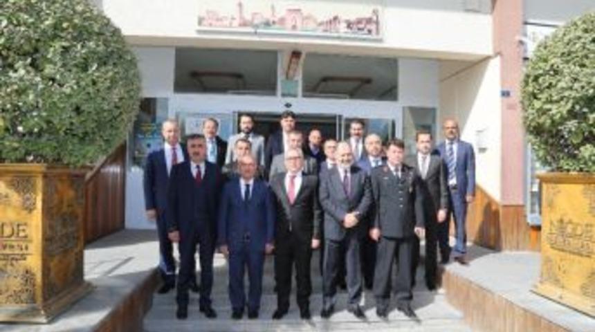 Niğde Protokol&uuml;nden Belediye Başkanı &Ouml;zkan&rsquo;a Ziyaret