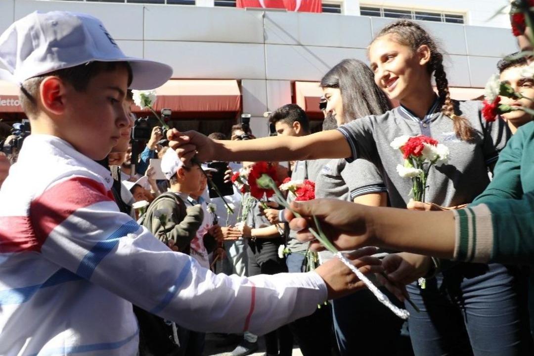 Bitlisli &Ccedil;ocuklara 5 Yıldızlı Antalya Tatili