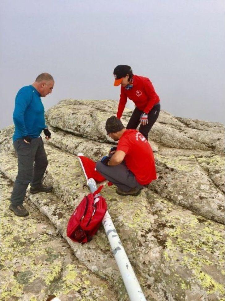 Zirvede Türk Bayrağını Dalgalandırdılar G3