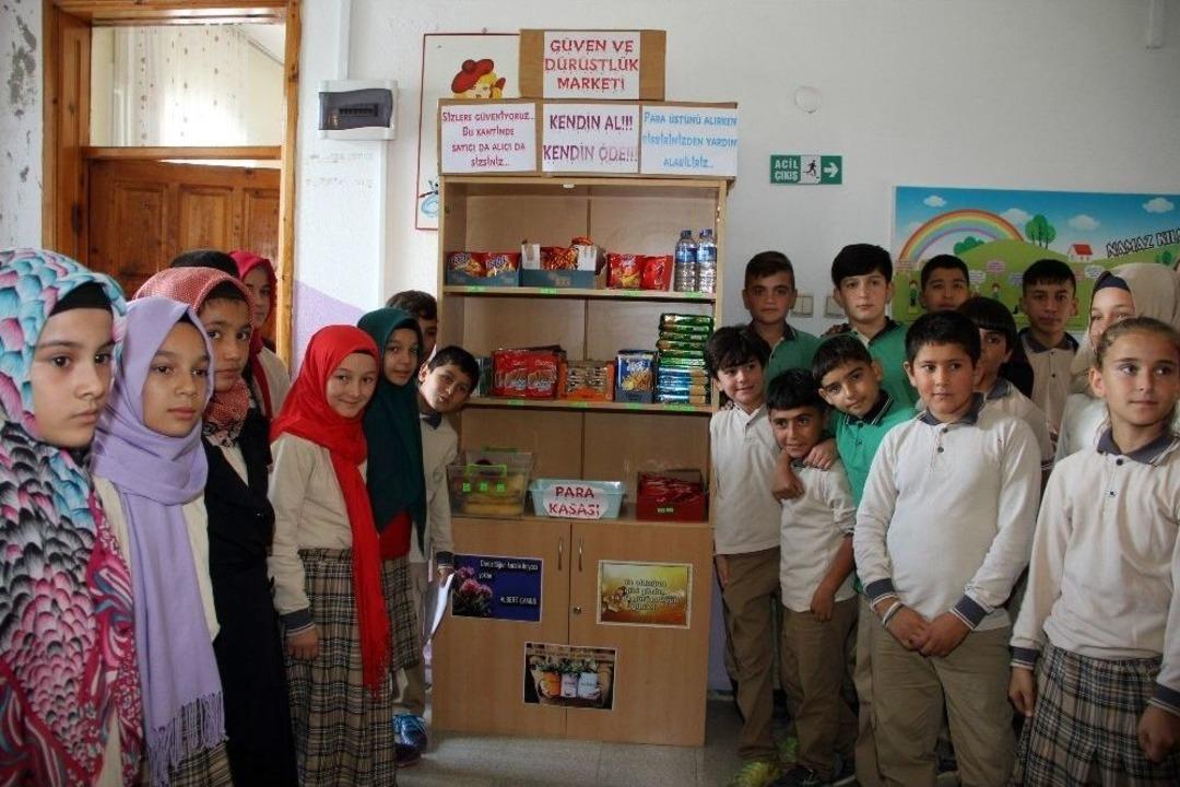 Bu Kantinde Satıcı Yok