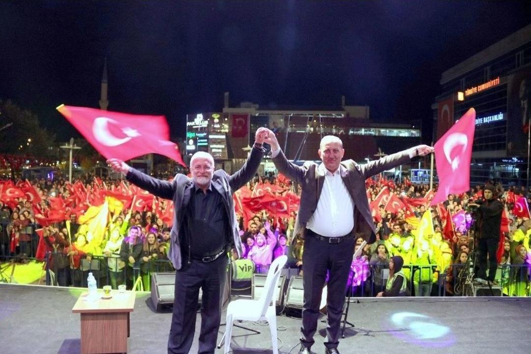 Biga&rsquo;da, 29 Ekim Coşkuyla Kutlandı