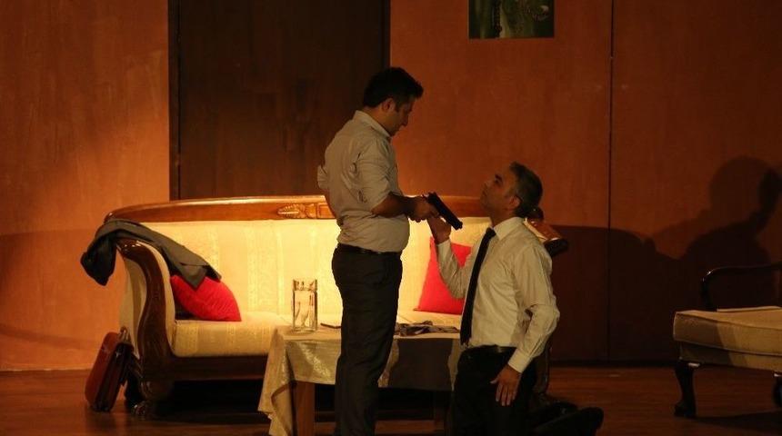 Erdemli Belediyesi Şehir Tiyatrosu, Sezonu 7 Oyunla A&ccedil;tı