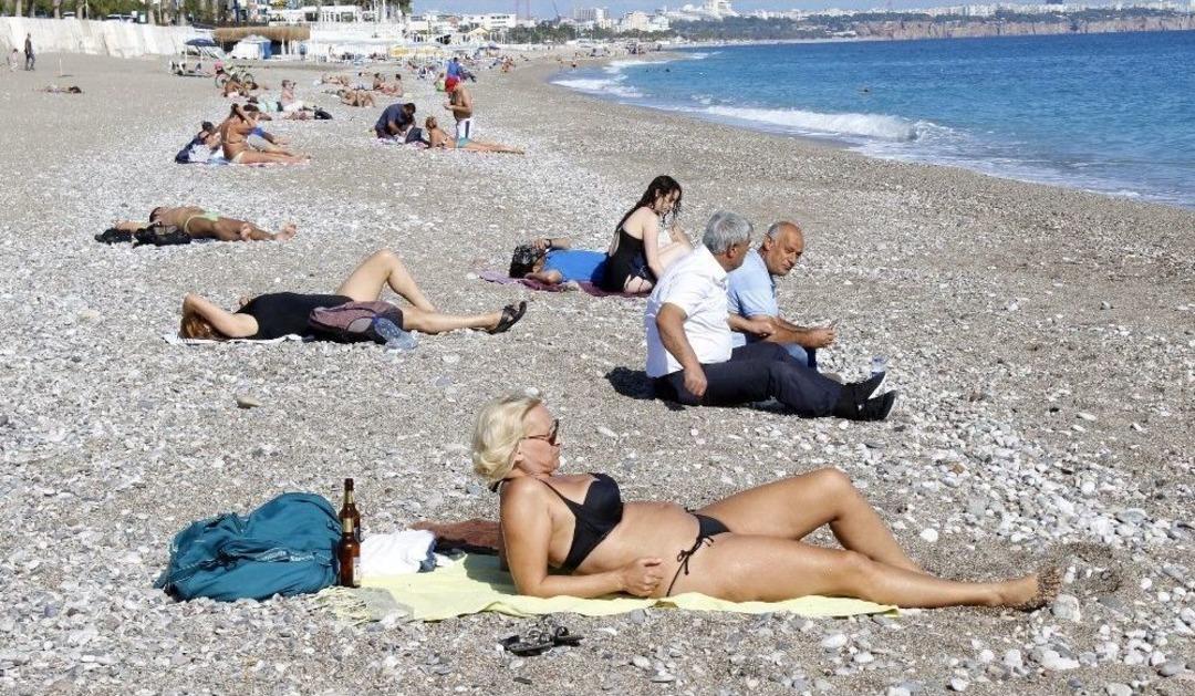 Antalya&rsquo;da Yaz Bitmiyor