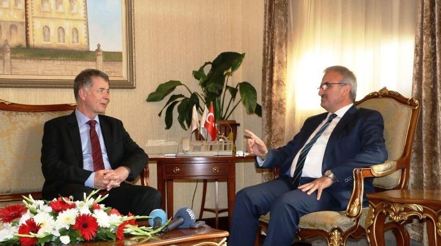 G&ouml;revi Sona Eren İngiliz B&uuml;y&uuml;kel&ccedil;iden T&uuml;rkiye İtirafı