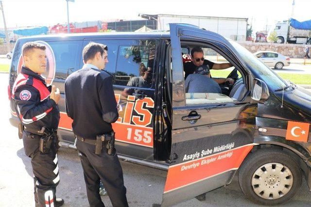 Servisteki Polis Otosundan Gprs’ten ’trafikte’ Sinyali Alınınca Polis Alarma Geçti