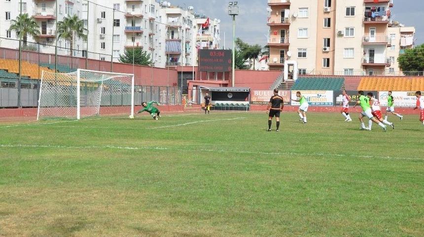 Toroslar&rsquo;da Kurumlar Arası Futbol Turnuvası Başladı