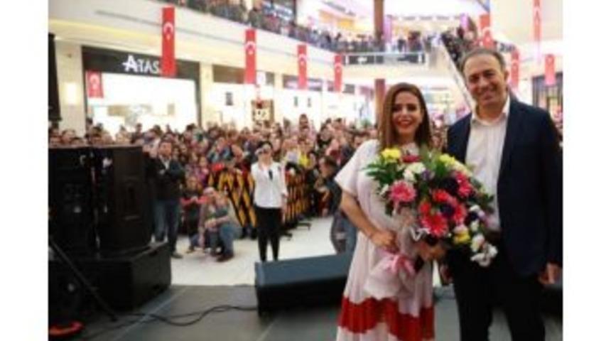 Simge İle 94.yıl Coşkusu