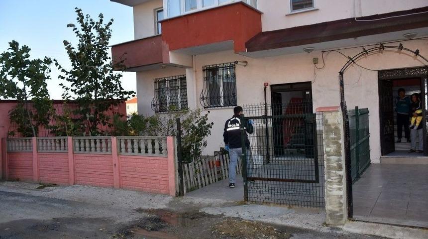 Babasının Silahı İle Oynayan &Ccedil;ocuk Ağır Yaralandı