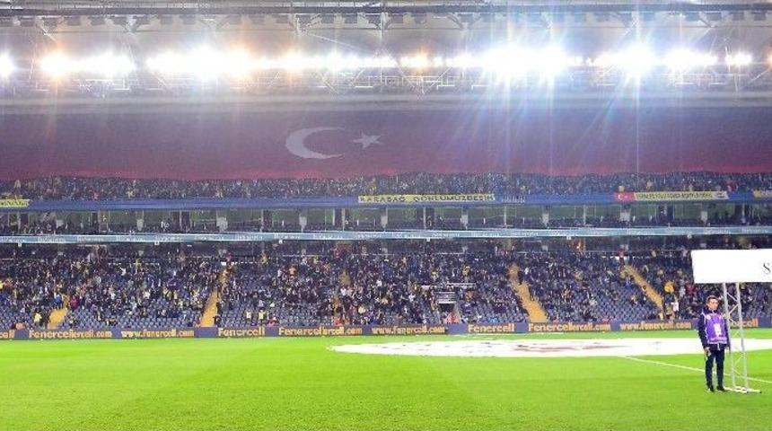 Cumhuriyet Bayramı İ&ccedil;in Dev Bayrak A&ccedil;ıldı