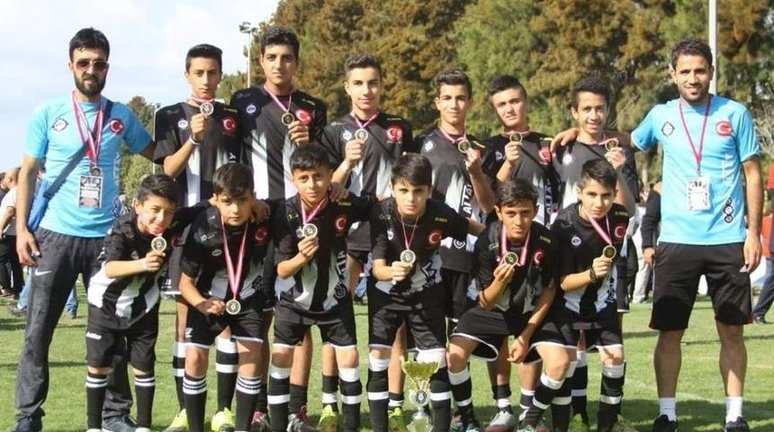 Vanlı Sporcular &lsquo;cumhuriyet Kupası&rsquo;nı Aldı