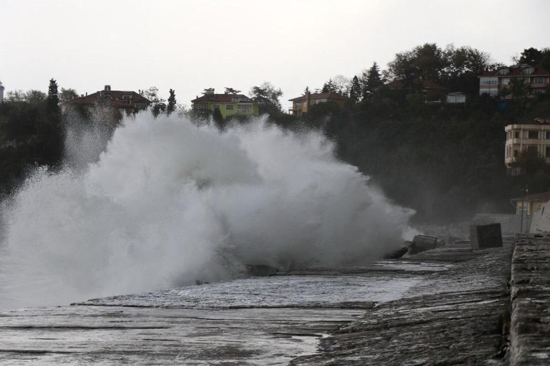 Zonguldak&rsquo;ta Dev Dalgalar