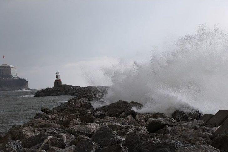Zonguldak’ta Dev Dalgalar G4