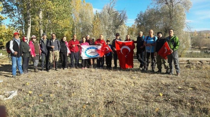 Geleneksel 8. B&uuml;nyan Cumhuriyet Doğa Y&uuml;r&uuml;y&uuml;ş&uuml; Yapıldı