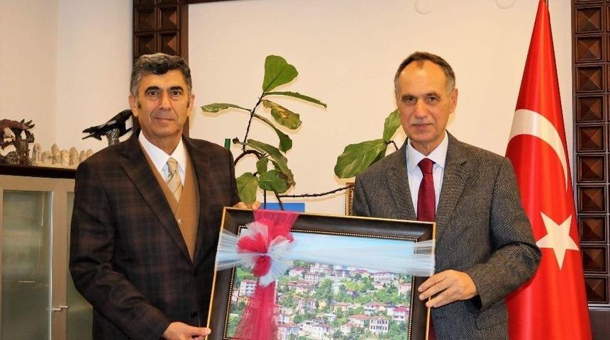 Kara Kuvvetleri Eski Komutanı &Ccedil;olak Memleketi Trabzon&rsquo;da Ziyaretlerde Bulunuyor