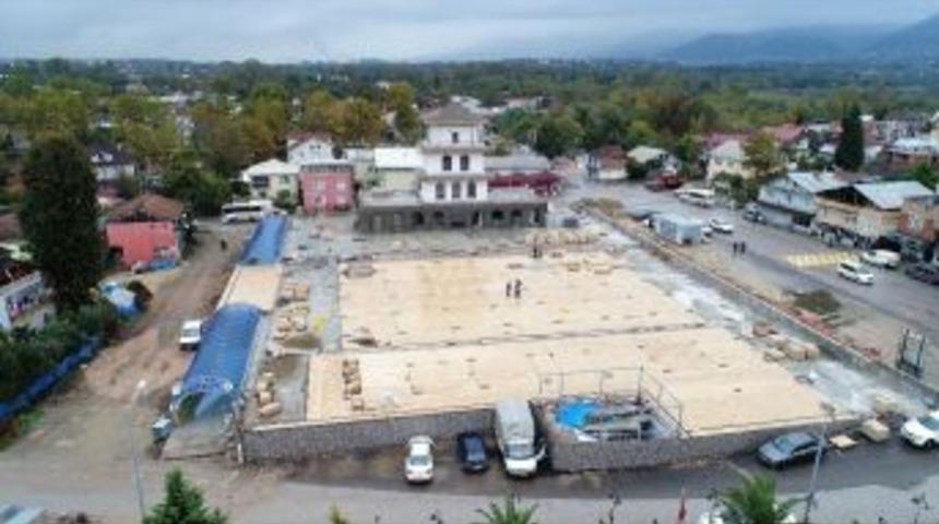 Başiskele Yeni Semt Meydana Y&uuml;kseliyor