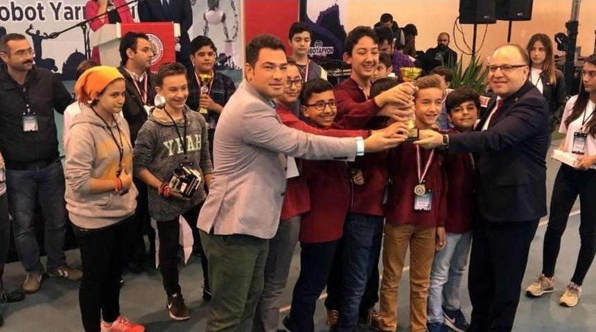 Ulusal Robot Yarışmasına Salihli Kudret Demir Damgası