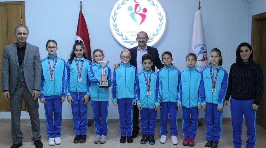 K&uuml;&ccedil;&uuml;k Cimnastik&ccedil;ilerden Ziyaret