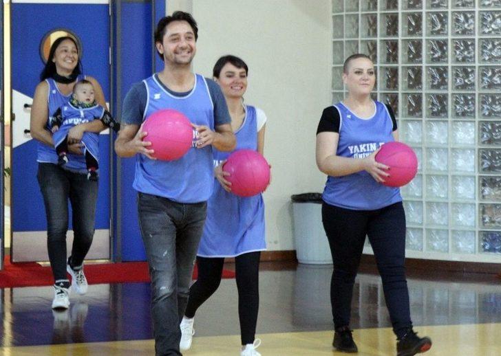 Kadın Basketbol Takımı Meme Kanserine Dikkat Çekti G2