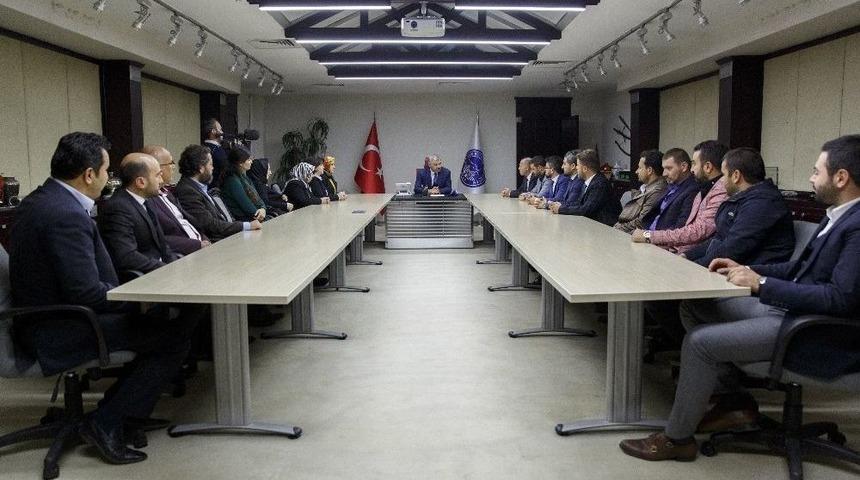 Başkan &Ccedil;elik, Ak Parti Kocasinan İl&ccedil;e Teşkilatı İle Bir Araya Geldi