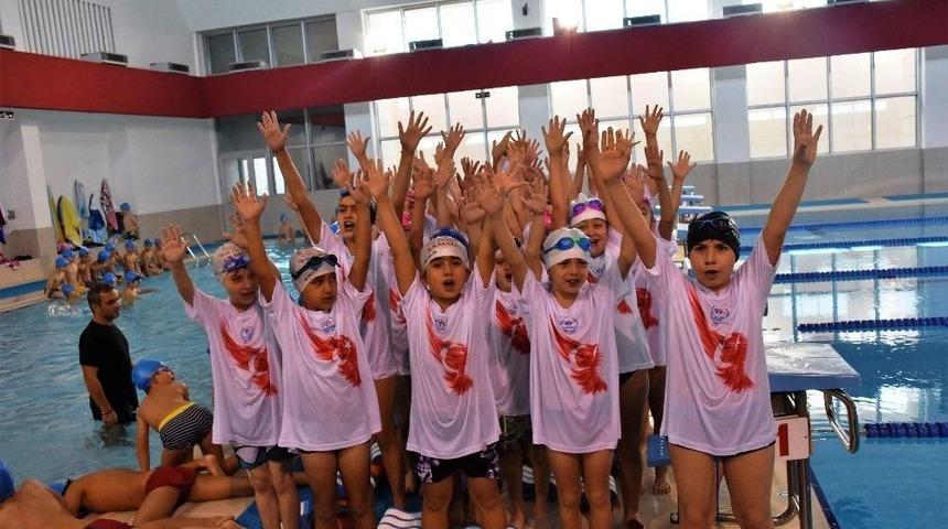 Samsun&rsquo;da Bu Yıl 16 Bin &Ouml;ğrenci Y&uuml;zme &Ouml;ğrenecek