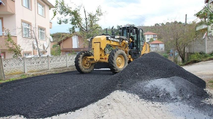 Ak&ccedil;akoca&rsquo;da Sokak Yenileme &Ccedil;alışmaları S&uuml;r&uuml;yor