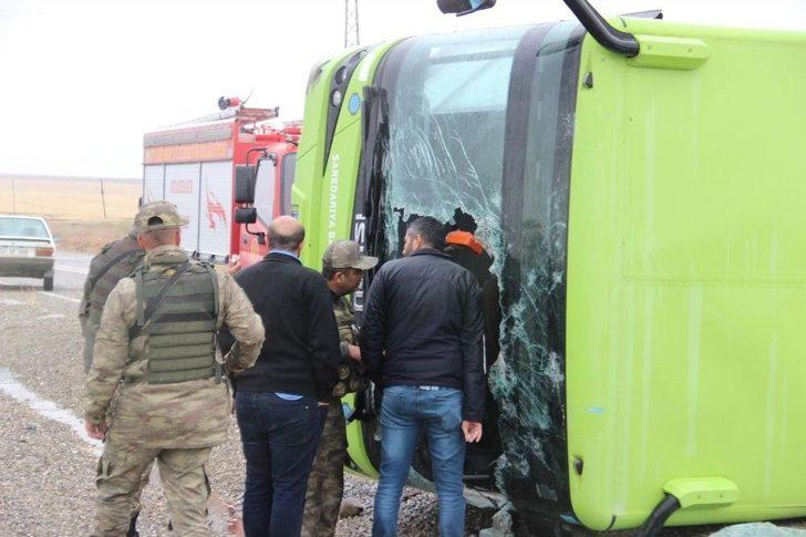 Diyarbakır’da Yolcu Otobüsü Devrildi: 23 Yaralı G1