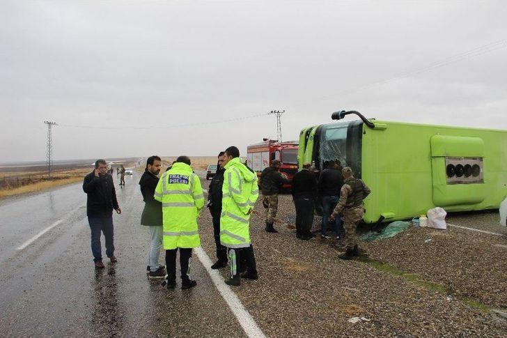 Diyarbakır’da Yolcu Otobüsü Devrildi: 23 Yaralı G2
