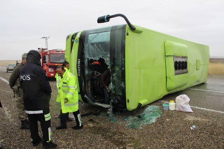 Diyarbakır’da Yolcu Otobüsü Devrildi: 23 Yaralı G3