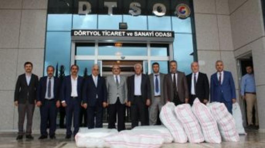 D&ouml;rtyol&rsquo;da Bin &Ouml;ğrenciye Eşofman