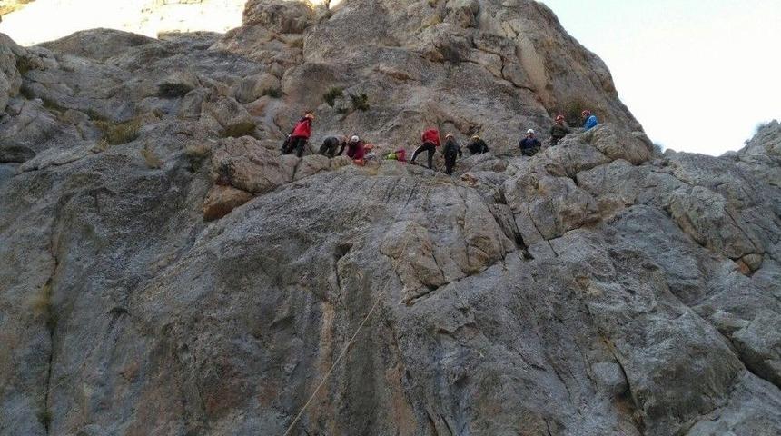 Dak Personeli Arama Kurtarma Eğitiminde