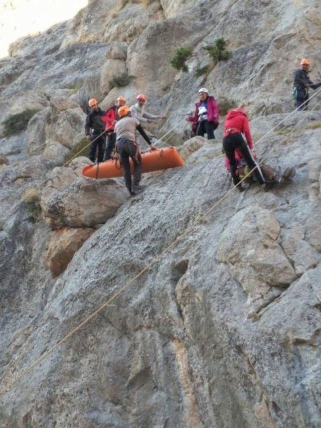 Dak Personeli Arama Kurtarma Eğitiminde