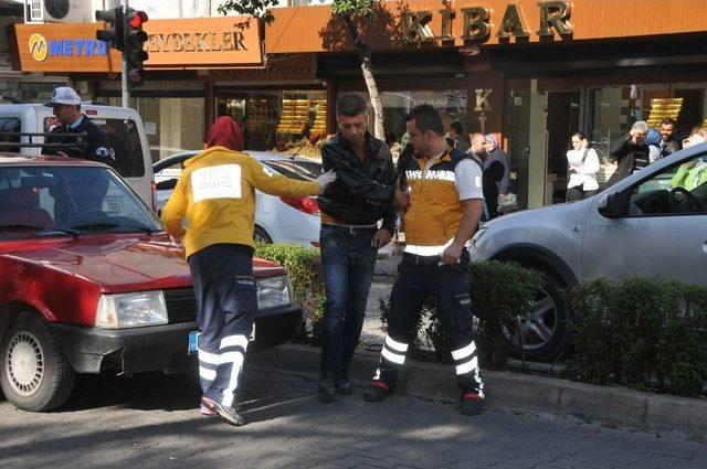 Sıkışan Trafikte Uyuyakaldı