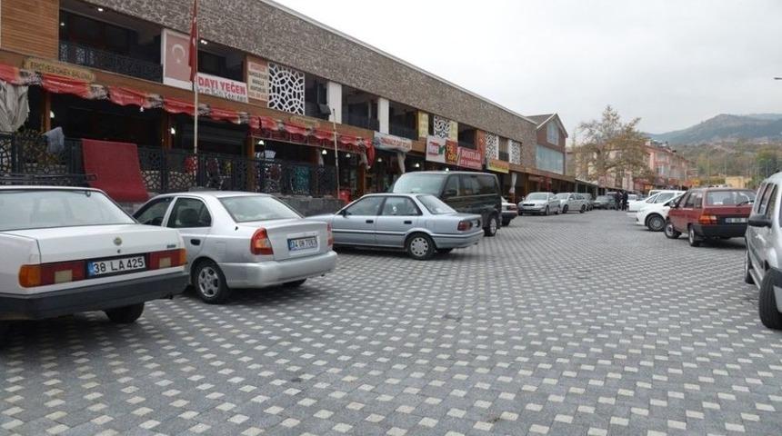 Melikgazi&rsquo;den Hisarcık&rsquo;ta Meydan D&uuml;zenlemesi