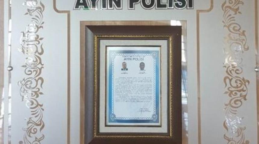 Fet&ouml;&rsquo;dan Aranan Albayı Yakalayan Trafik&ccedil;iler Ayın Polisi Se&ccedil;ildi