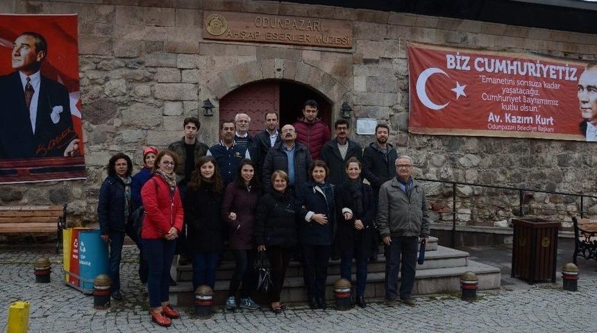 &Uuml;niversite K&uuml;t&uuml;phanecilerinden Odunpazarı Turu