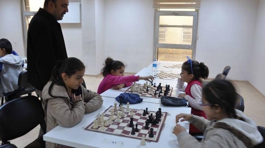 Muş&rsquo;ta Satran&ccedil; Milli Takımına Oyuncu Yetiştiriliyor